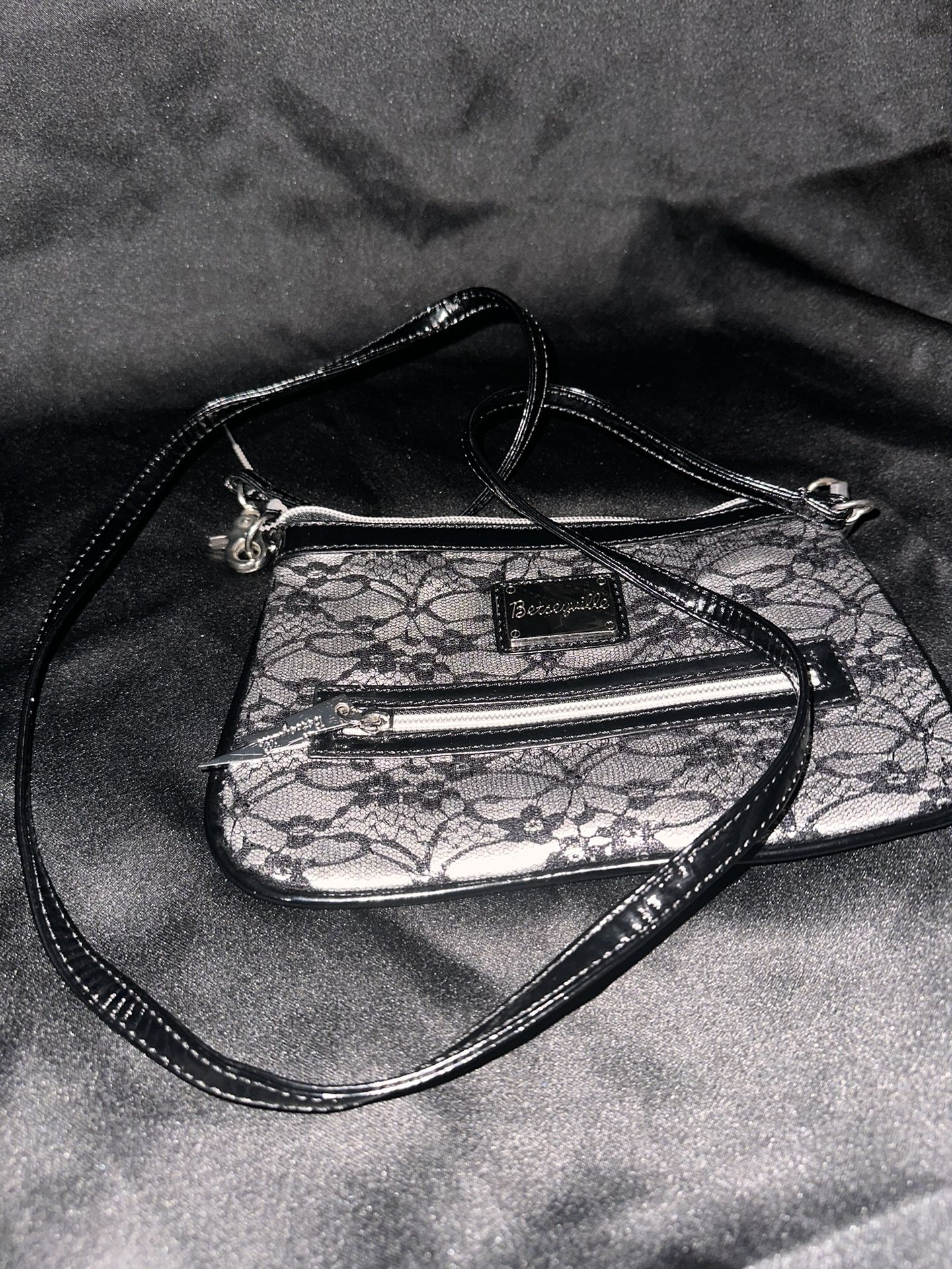 Betsy Purse Crossbody