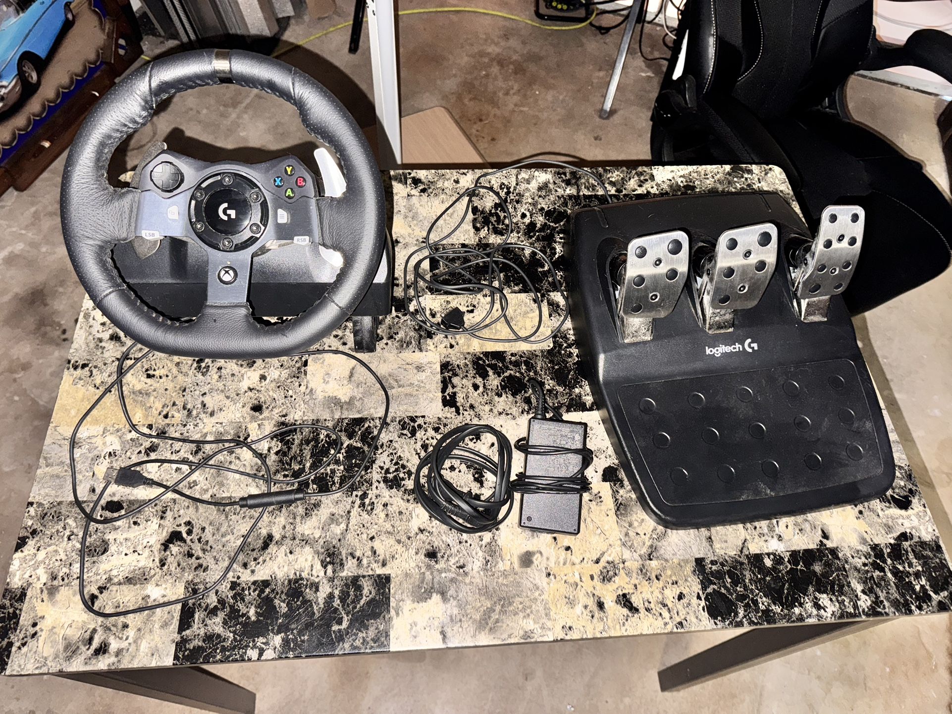 Logitech - G920 Driving Force Racing Wheel and Pedals for Xbox Series XIS, Xbox One, PC - Black