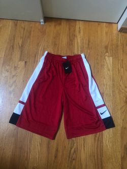 BRAND NEW w/tags. Youth boys Nike shorts size L
