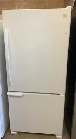 Kenmore Bottom Freezer  White Refrigerator Fridge
