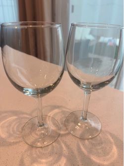 4 wine glasses