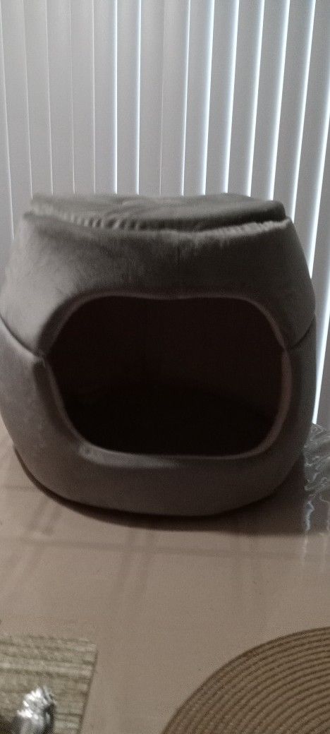 Igloo Medium Pet bed