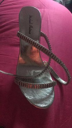 Silver strap heel