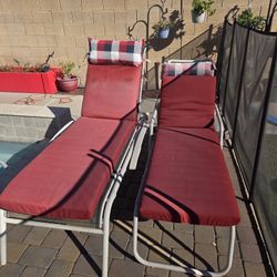 2 Pool Lounge Chairs
