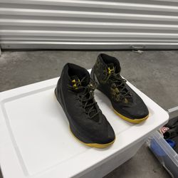 Curry basketball shoes
