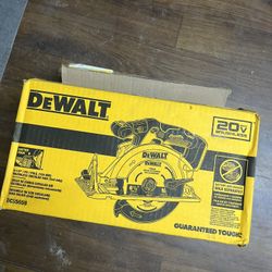 Dewalt 6 1/2in Circular Saw (tool Only) 