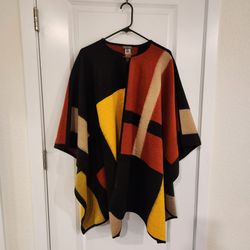 Vince Camuto Colorblock Blanket Jacquard Poncho oversized bold geometric colorblock pattern, 48"×31.5", great condotion
