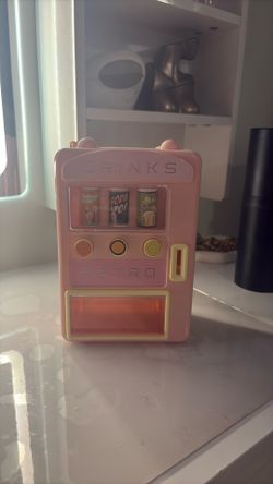 Toy drink dispenser