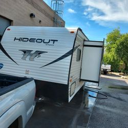 21 Foot 2019 Keystone Hideout 