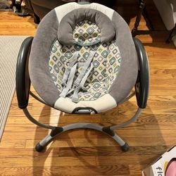 Graco Baby Swing Rocker  Excellent Condition 