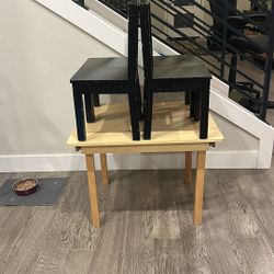 Kids Table + 4 Chairs