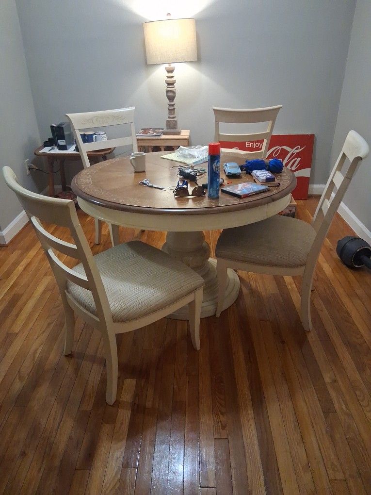 Yable And Chair