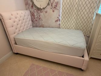 Pottery Barn teen Upholstery bed and mattress