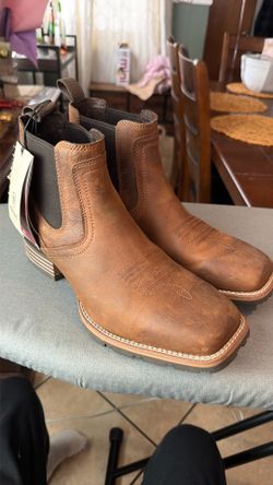 ARIAT Men’s Boots (size 10)