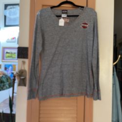 Women’s Harley Davidson longsleeve lightweight top. Size large