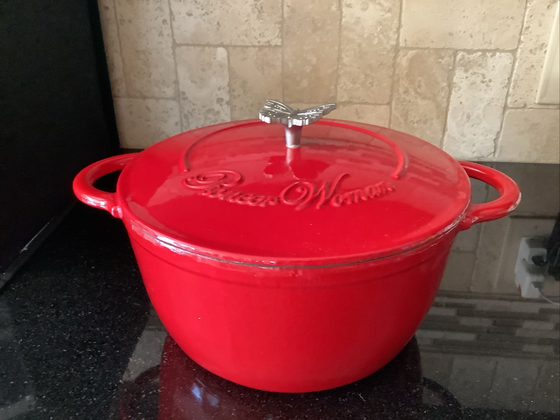 Pioneer Woman Round Red Enamel Covered Cast Iron Dutch Oven With Butterfly Knob Pick Up SYLMAR