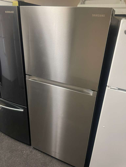 Samsung Stainless Top Mount w/ Ice Maker — Clean, Ready