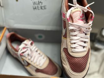 Tenis shoes