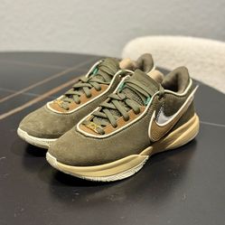 Lebron 20 Olive - Size 7.5 M