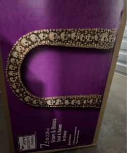 7.5 FT Skull & Bones Archway – Brand New Sealed – $400 💀🎃