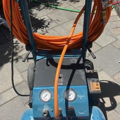 Makita MAC5200 3.0 HP Big Bore Air Compressor Bundle - Ready to Work!