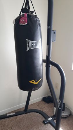 Everlast punching bag w/stand