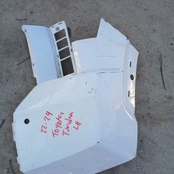 2022-2024 Toyota Tundra Front Bumper corner
