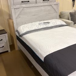 Queen Bed Frame (No Mattress Included)