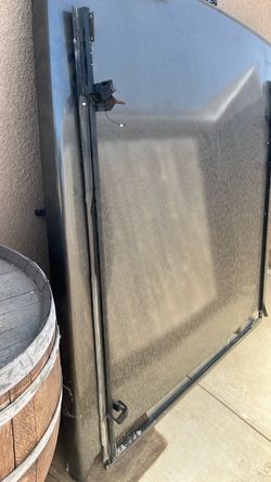 Truck bed cover