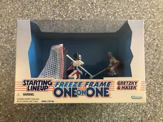 1997 STARTING LINEUP - SLU - NHL - GRETZKY & HASEK - FREEZE FRAME - ONE ON ONE