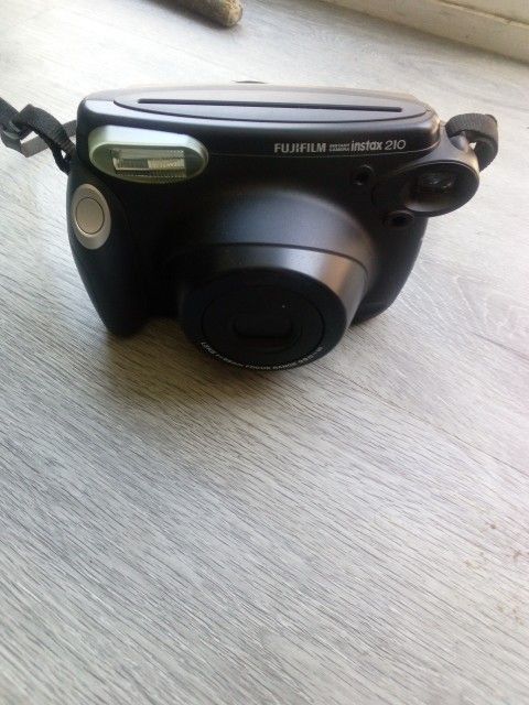Fujifilm Insta Camara 210 Lens Focus Perfect