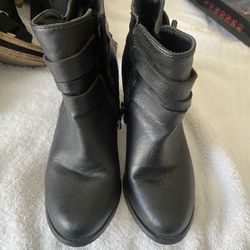 HEELS/BOOTS Size 6 