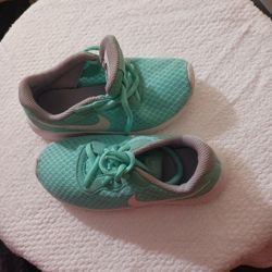 Nike Girl Sz. 14.5 Nwot Teal And White Color
