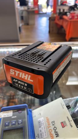 Stihl ap300s battery like new