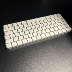 Apple Wireless USB-C Magic Keyboard