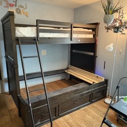 Twin Over Full Bunk Bed 