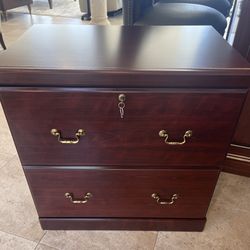 2 Drawer Filing Cabinet W Keys