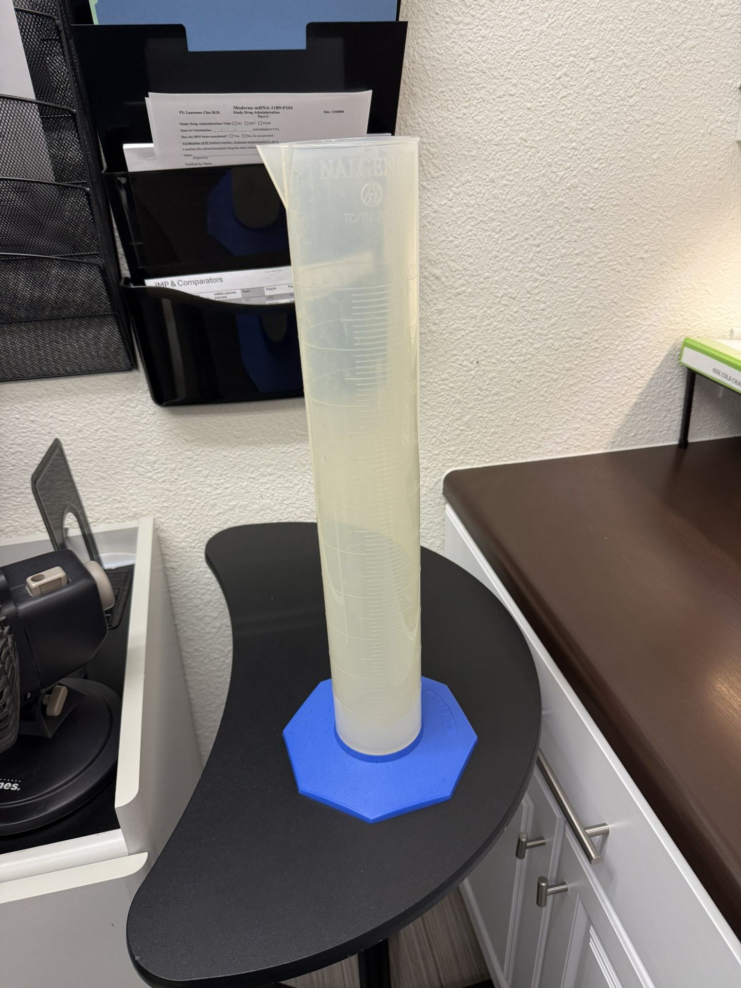 NALGENE 3(contact info removed)mL Graduated Cylinder with PP Base.