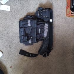 Construction Belt Like New " Voyager"  18 Pockets