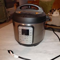 Insta Pot Dup Plus Cooker