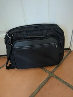 Kenneth Cole Messenger Bag