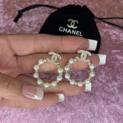 New 18k Stainless Steel Gold Comes With Bag 