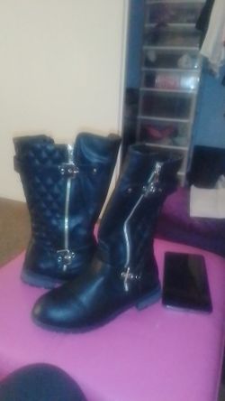 Girl boots