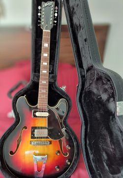 Univox 335 Electric Guitar Vintage