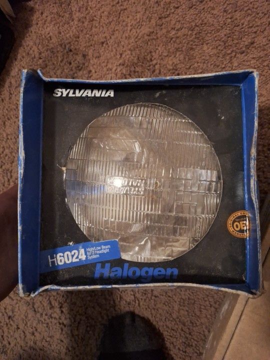 Sylvania H6024 Headlight