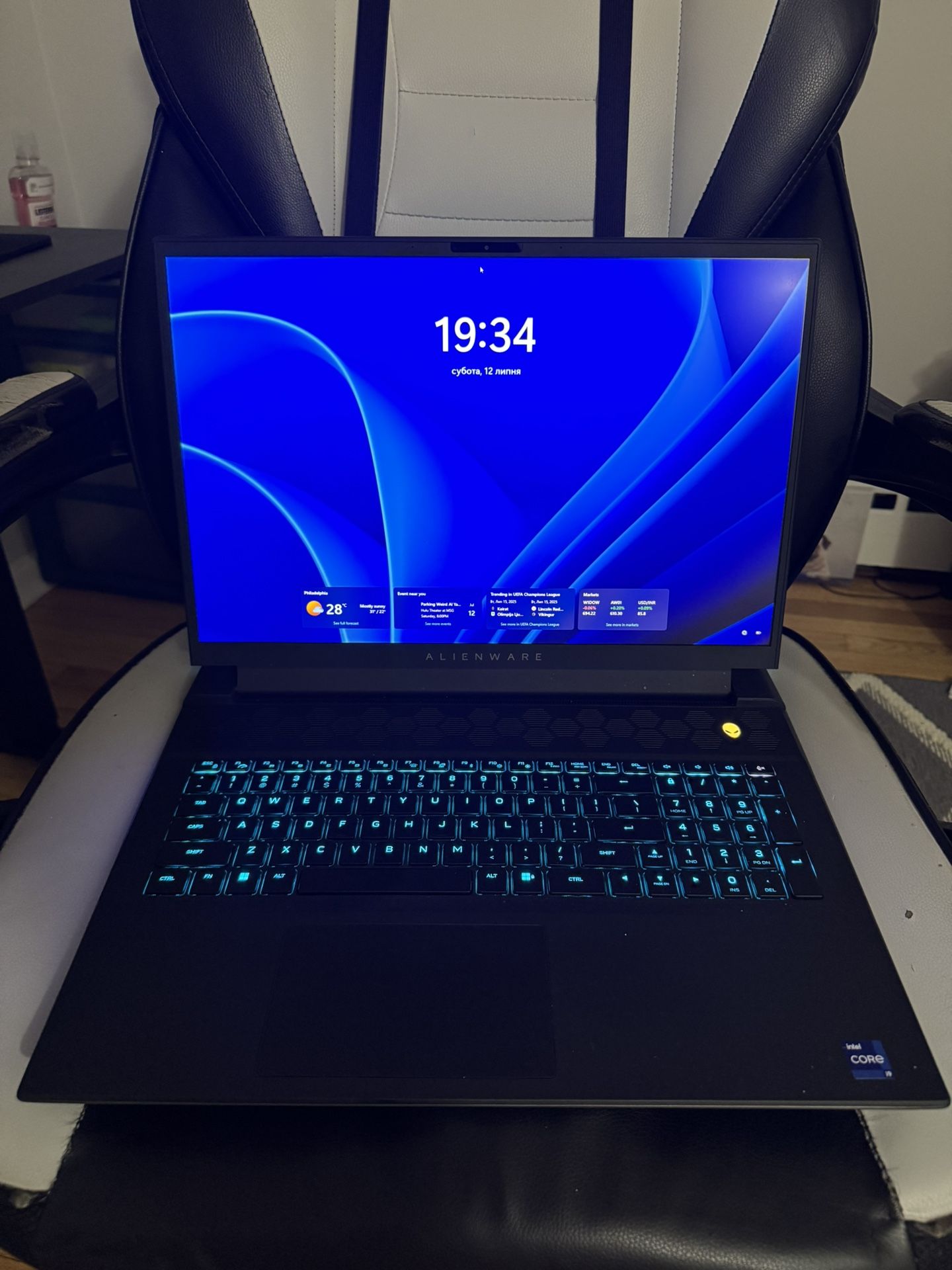 Alienware m18 R2 – i9-14900HX / RTX 4080 / 32GB / 480Hz
