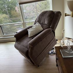 Mega Motion Lift Chair Excellent Working Condition