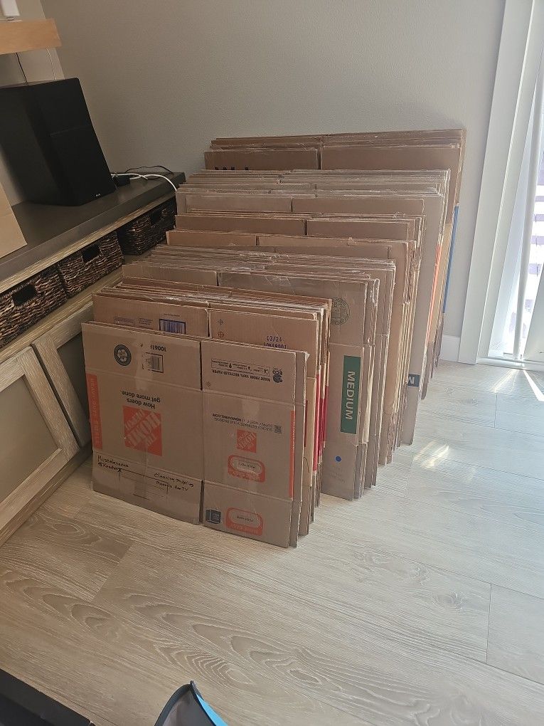Moving Boxes/ Wardrobe Boxes/Packing Paper/Bubble Wrap