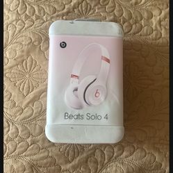 Beats Solo 4 - Wireless Bluetooth On-Ear Headphones, Apple & Android Compatible, Up to 50 Hours of Battery Life - Cloud Pink 