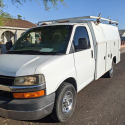 2008 Chevy Express Cutaway Van 